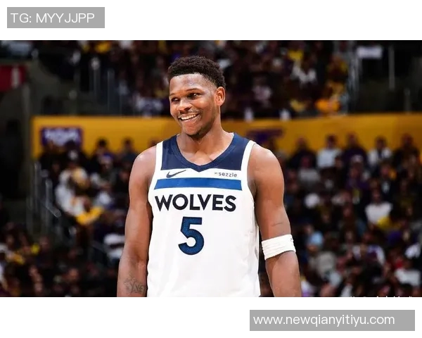 爱德华兹首节状态低迷5投0中仅得5分4篮板3助攻表现令人失望